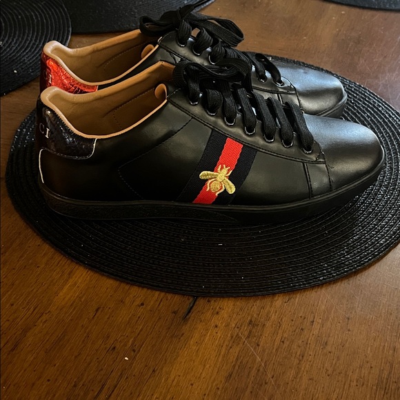 Gucci  men’s Black Sneakers with Red and Gold Details - Picture 6 of 8